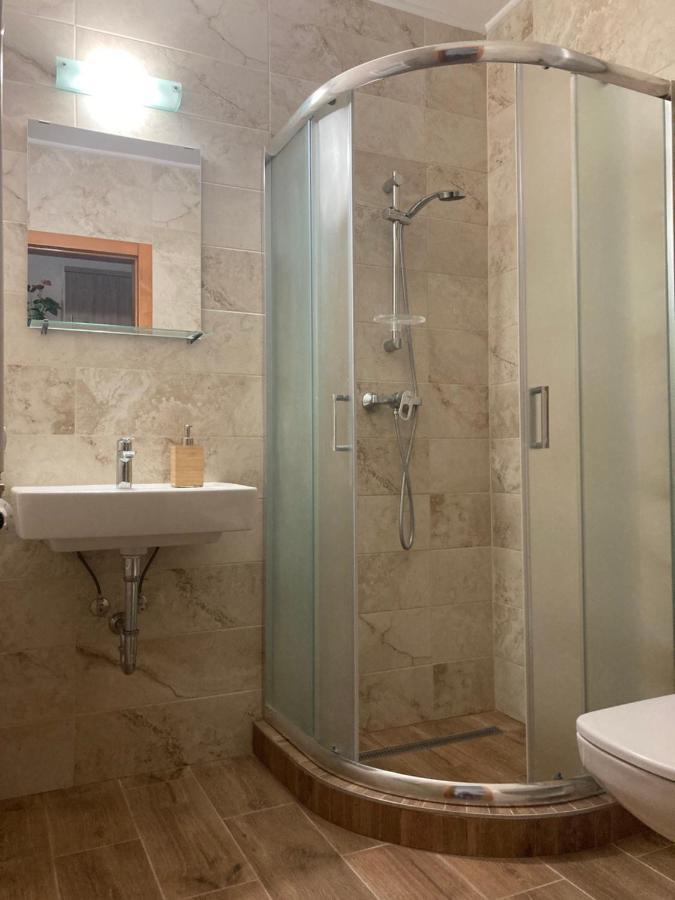 Castellum Apartmanhaz Gyula Exterior photo