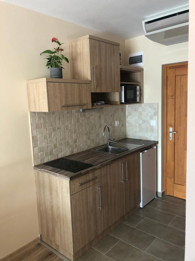 Castellum Apartmanhaz Gyula Exterior photo